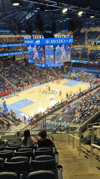 Chicago Sky - Jump ball - Professional Sports Teams Near Me - Chicago, Illinois