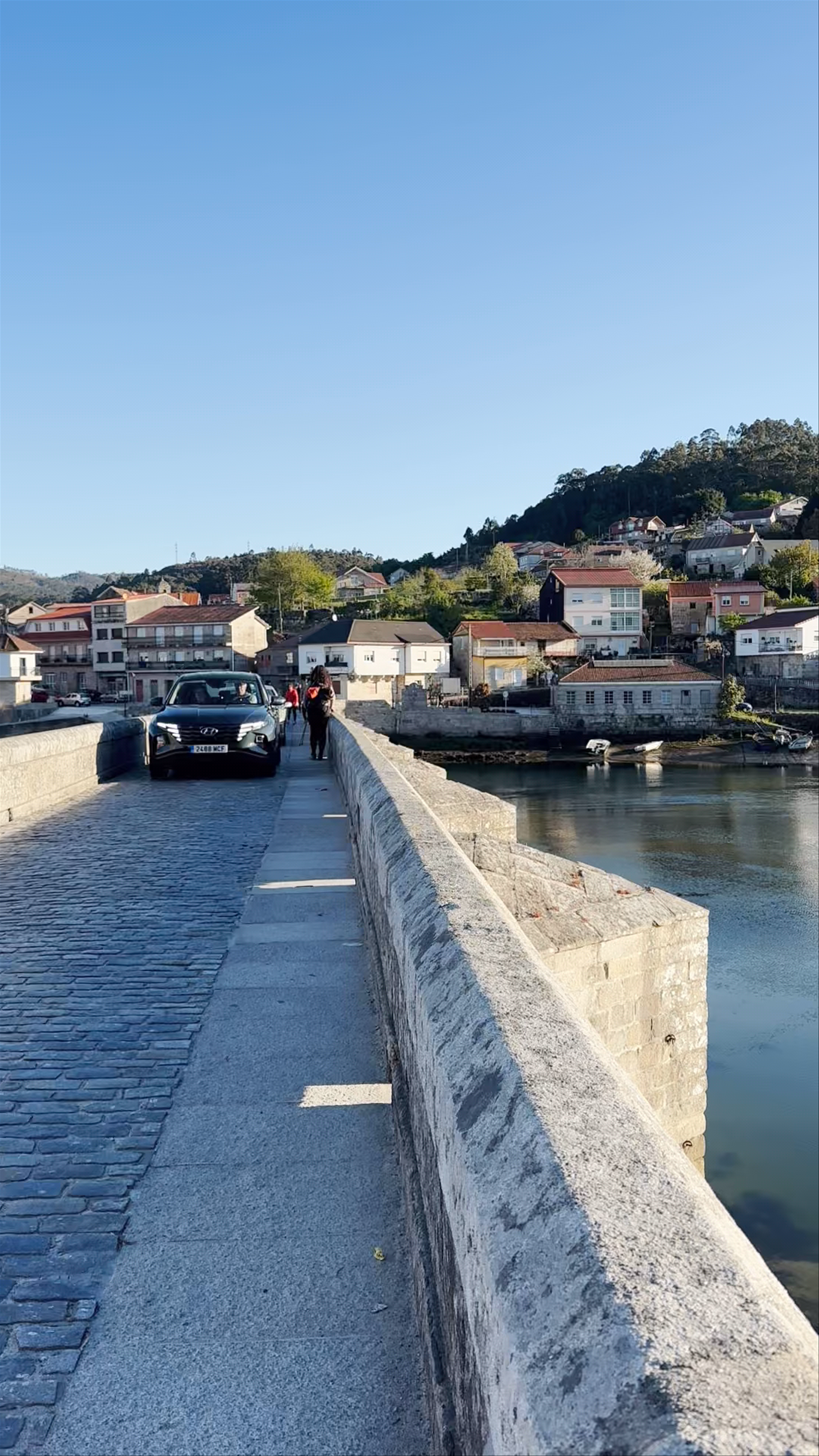 Historic Ponte Sampaio Bridge Walk in Soutomaior, Spain