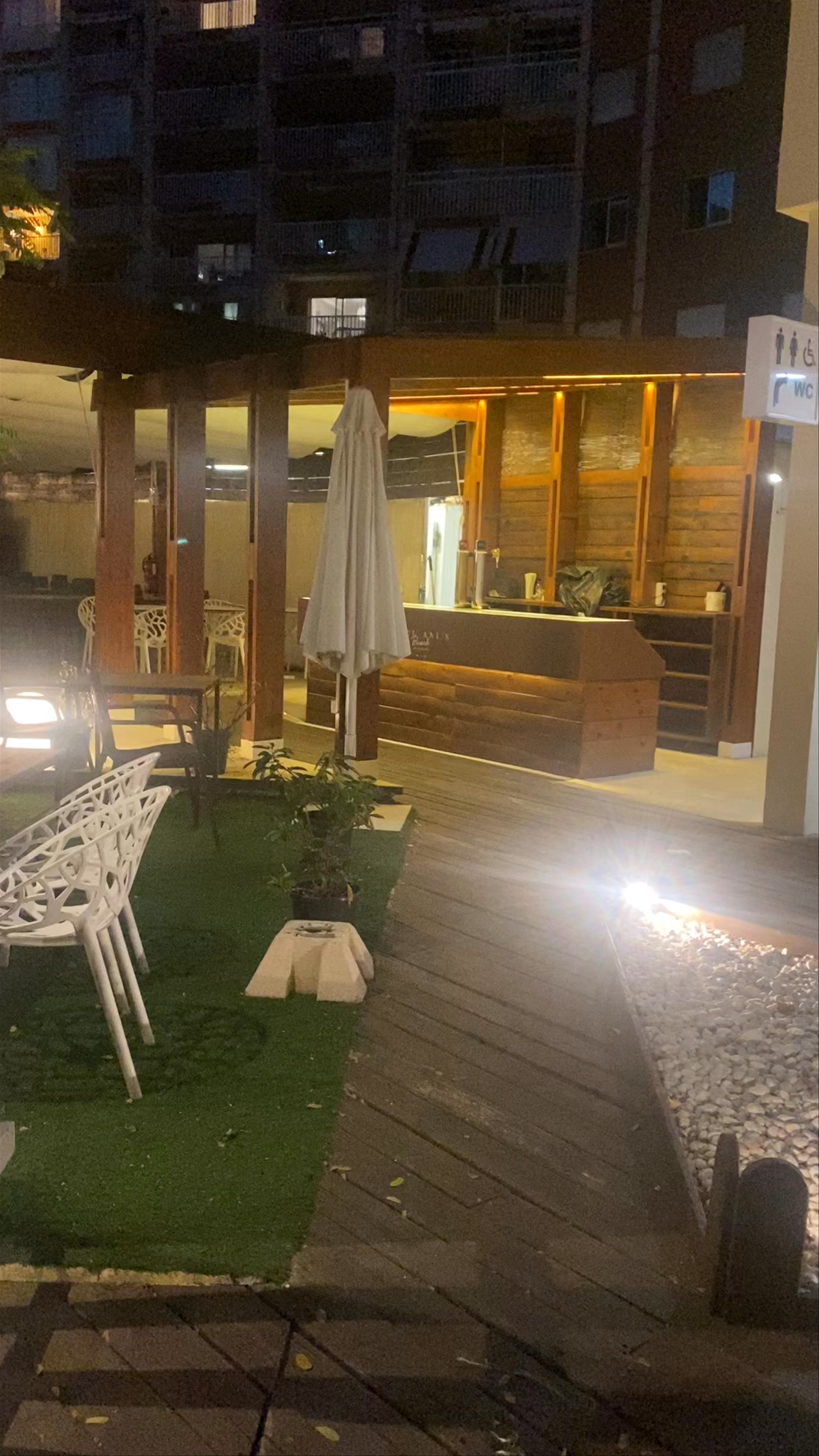 Giuliani's Beach Restaurant