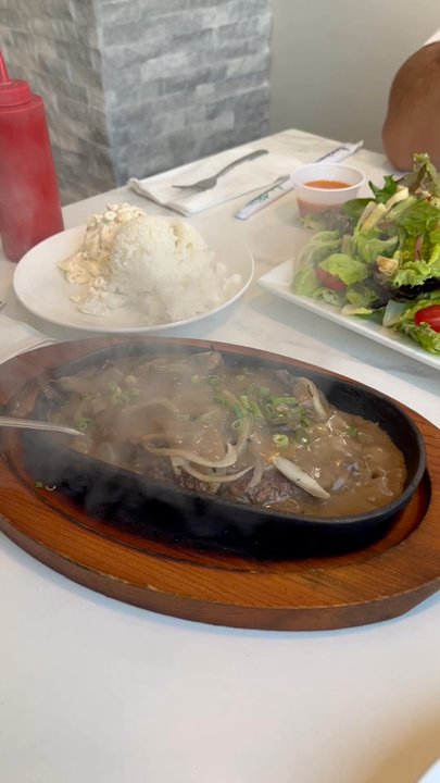 Eagle Cafe - Ono sizzling hamburger steak - Breakfast & Brunch Near Me - Honolulu, Hawaii