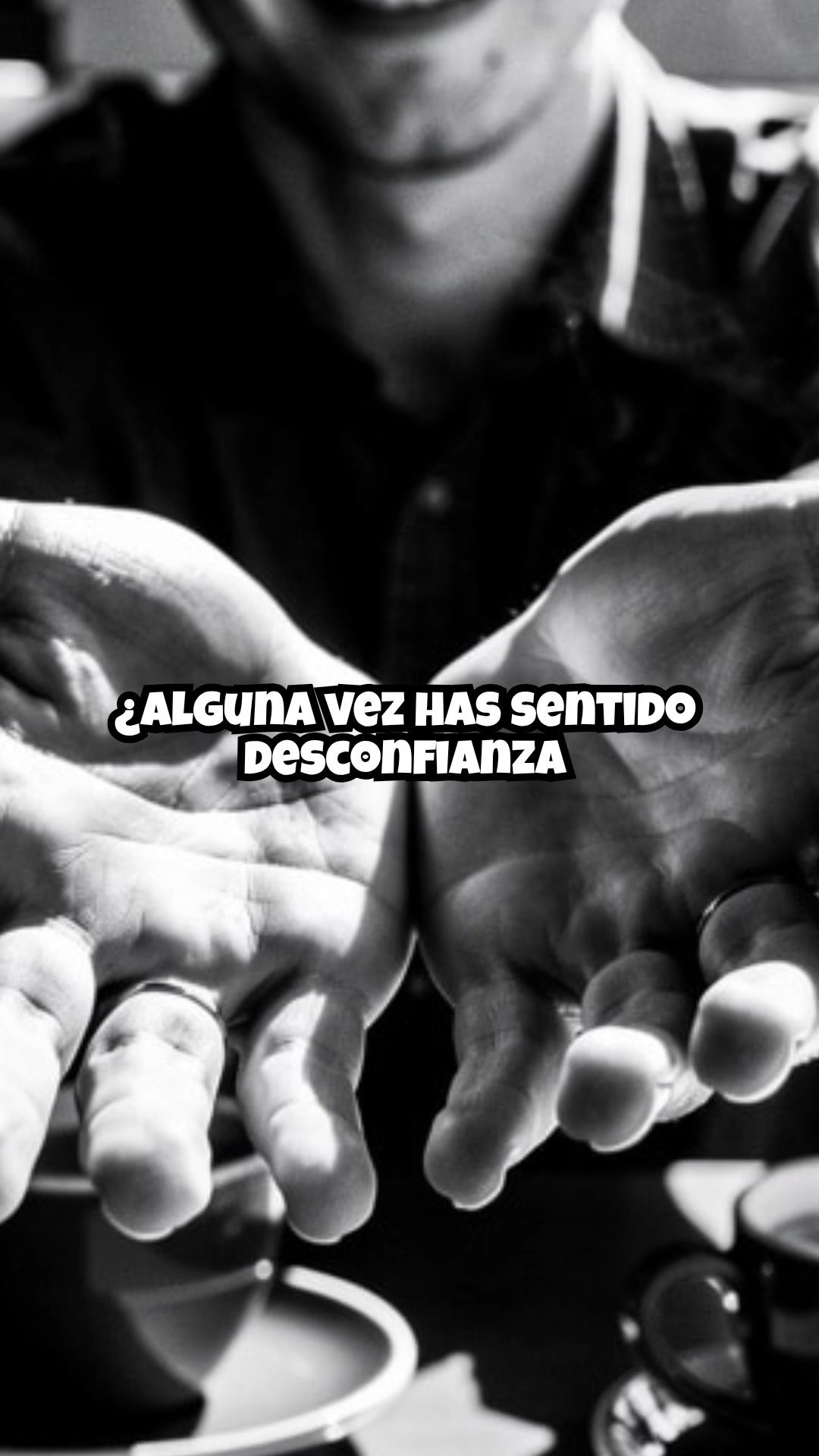 ¡Palmas Expuestas! Gestos de Confianza vs Manipulación Oculta