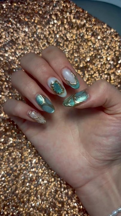 Luu's Nail & Spa - Hard Gel Fullset, freestyle by Ann! The way it glows! - Nail Salons Near Me - Sacramento, California