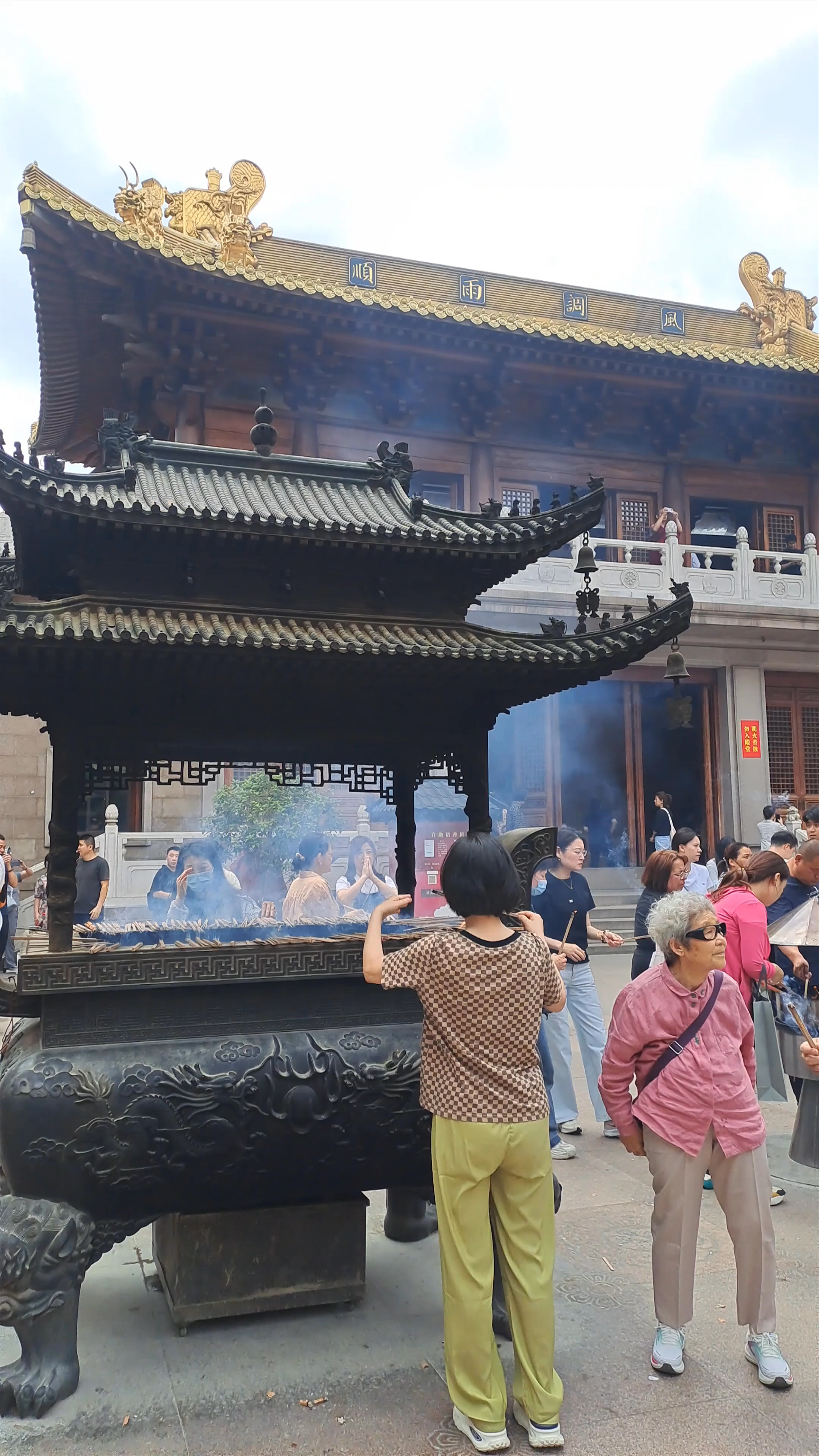 Jing'an Temple: Spiritual Serenity Amid Shanghai's Urban Pulse