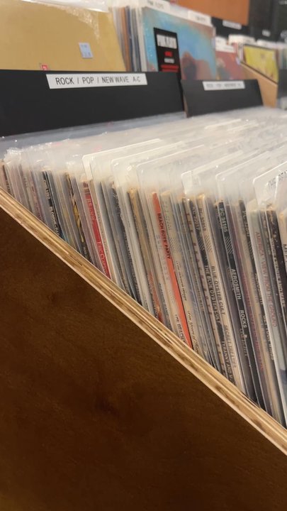 Mo Records - Vinyl Records Near Me - San Diego, California