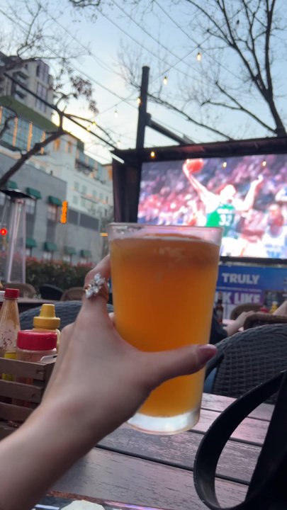 BAR W - Updated July 2026 - 104 Photos & 41 Reviews - 2926 Maple Ave ...