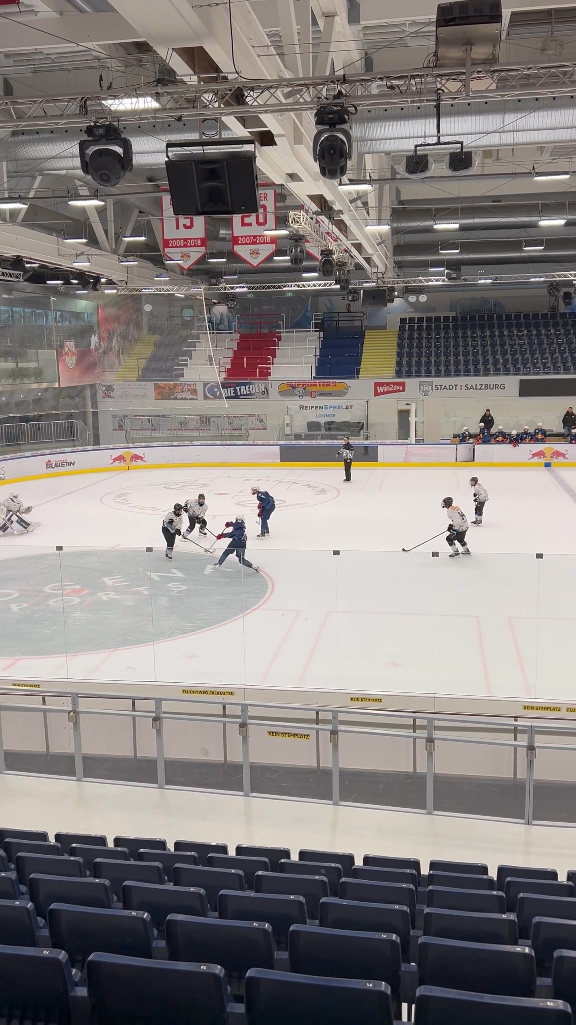 Matteo Müller Dominates: Breaks Goalie's Stick with Powerful Shot