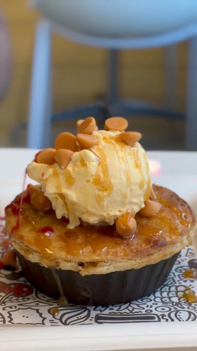 Doodle Pies - Apple Twist Pie with Vanilla ice cream - Bakeries Near Me - Roswell, Georgia