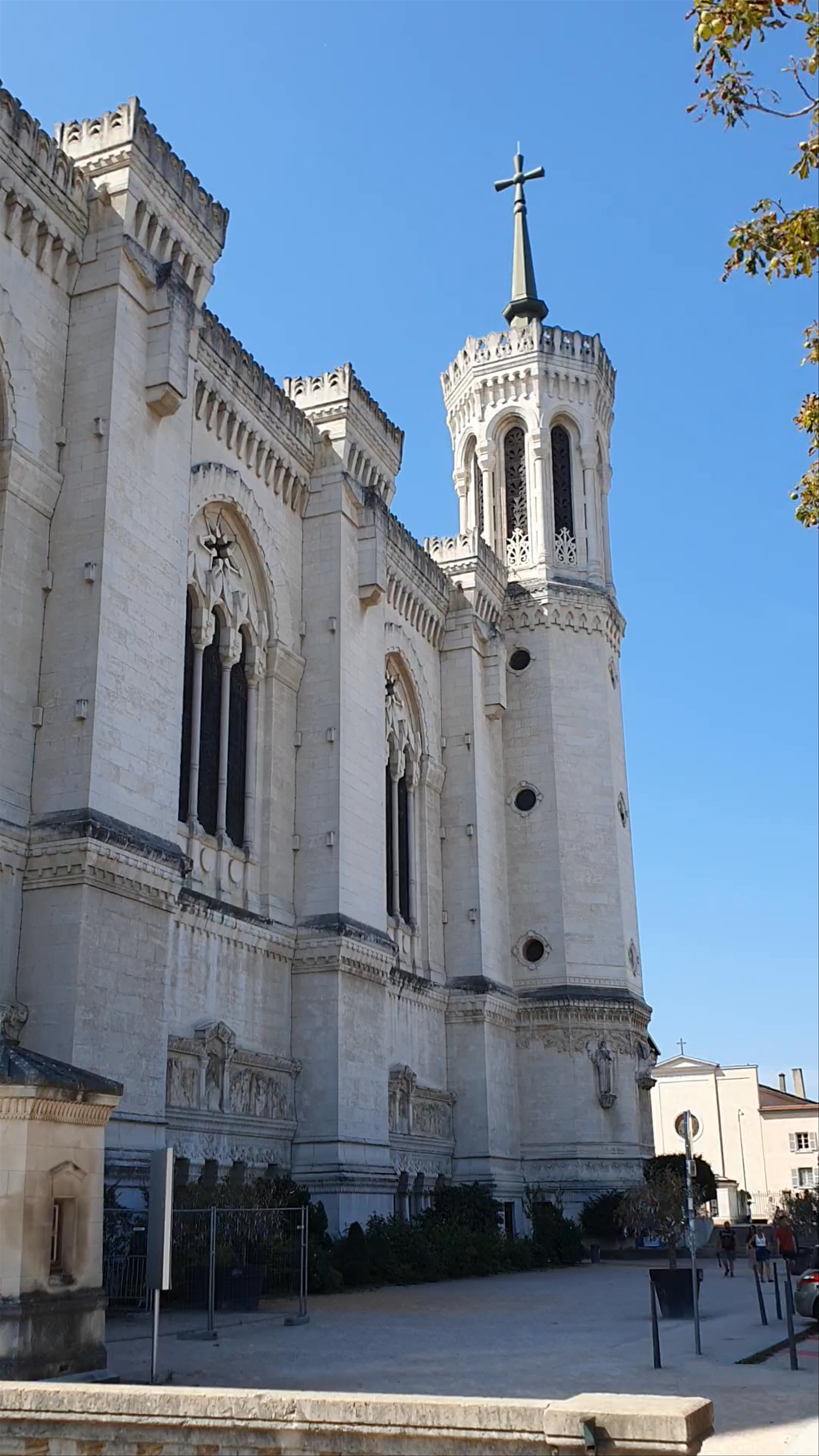 Basilique Notre-Dame de Fourvière: Lyon's Majestic Hilltop Sanctuary