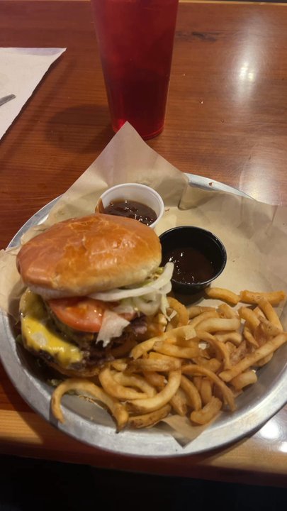 Hooters - Enjoying my dinner at Hooters and it was so good. I was very satisfied what I ate, western bacon, burger - Chicken Wings Near Me - Metairie, Louisiana