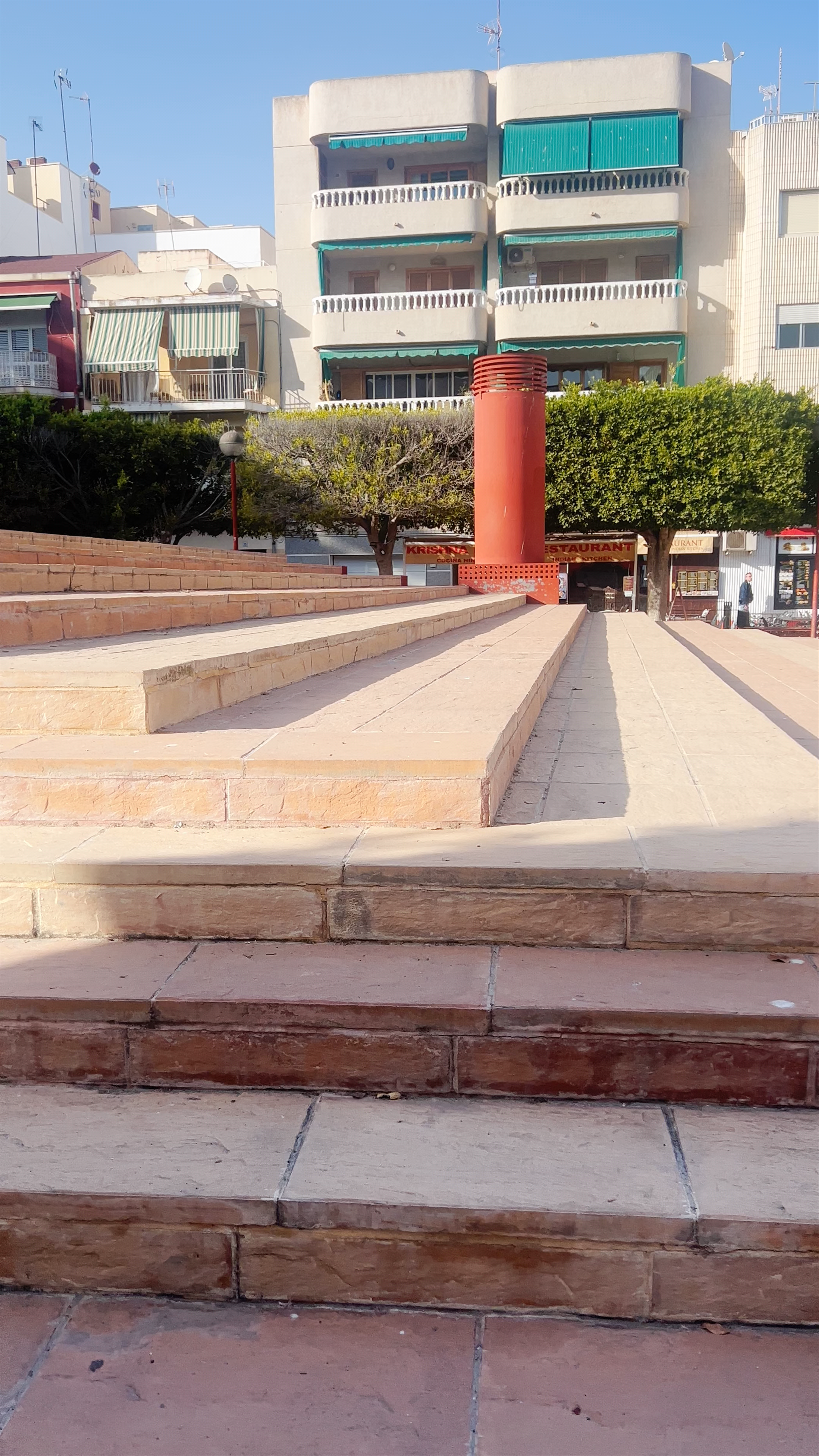Aquari Municipal de Santa Pola: Urban Steps and Serene Vibes