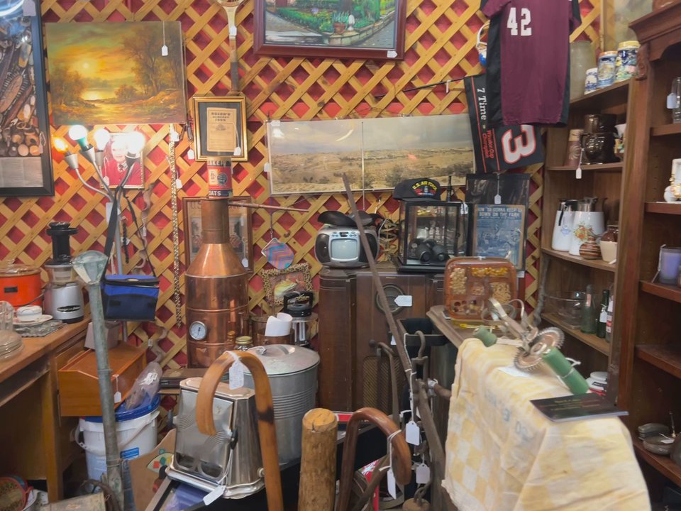 Springville Antique Mall - Antiques Near Me - Springville, Alabama