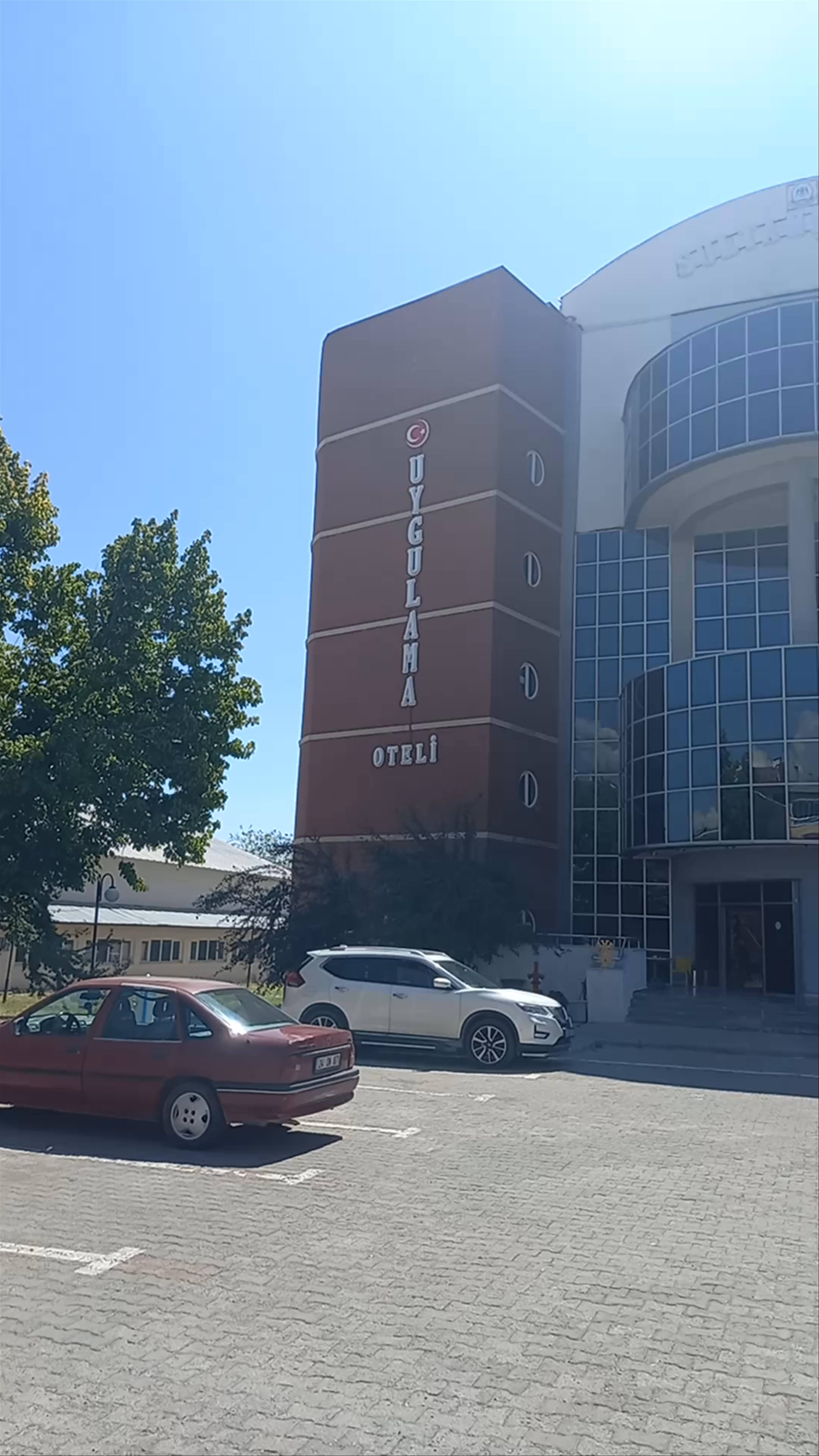 Sunny Day at Uygulama Oteli in Kümbet, Sivas