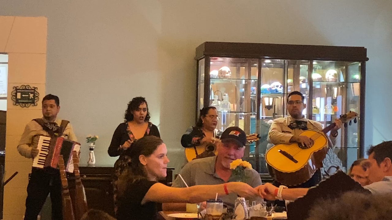 Hacienda Sisal - Live music.  With an absolutely amazing singer.   Come for the food stay for her voice. - Mexican Near Me - Cancún, ROO