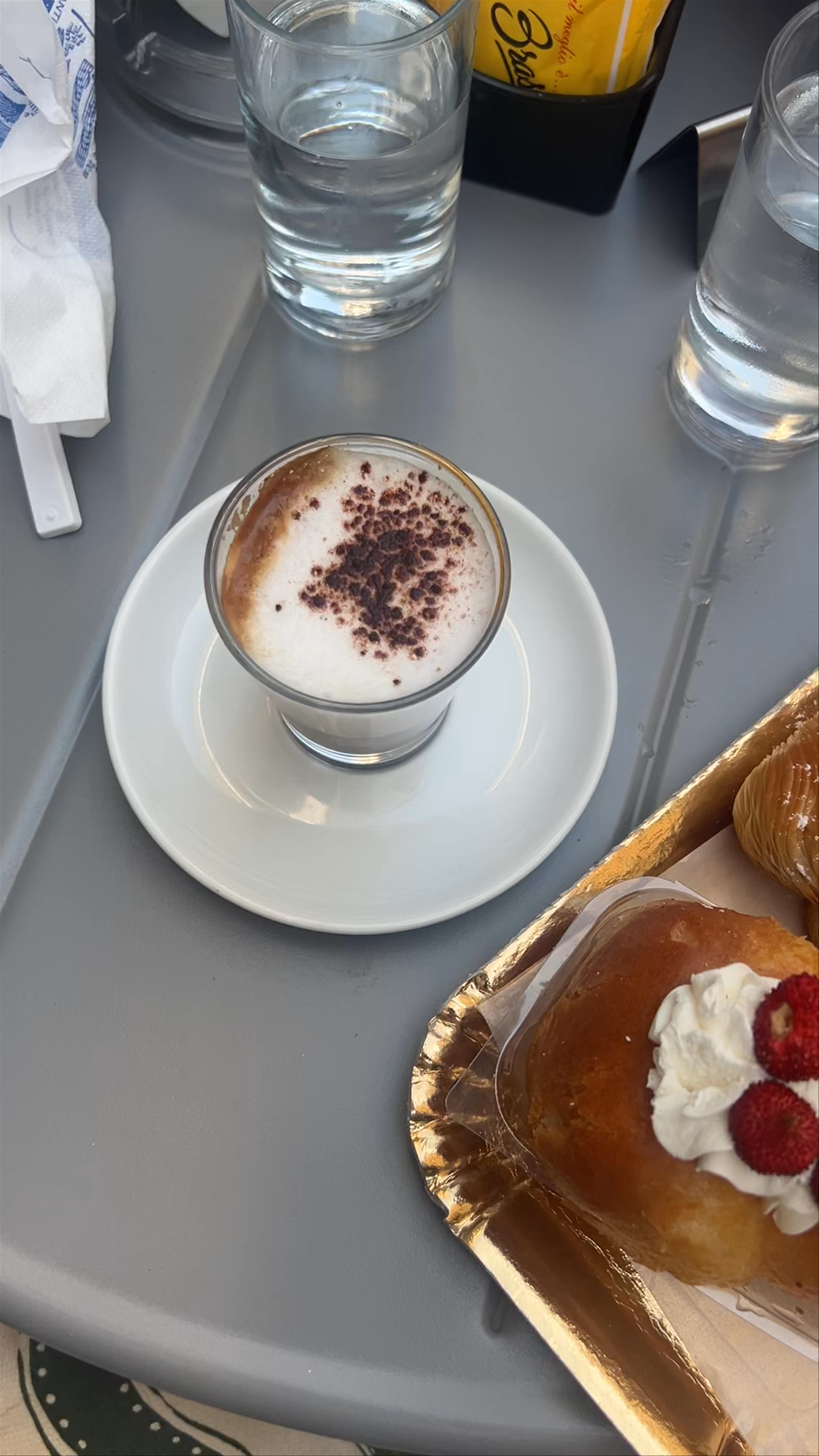Delicious Sfogliatelle and Coffee Moments in Naples
