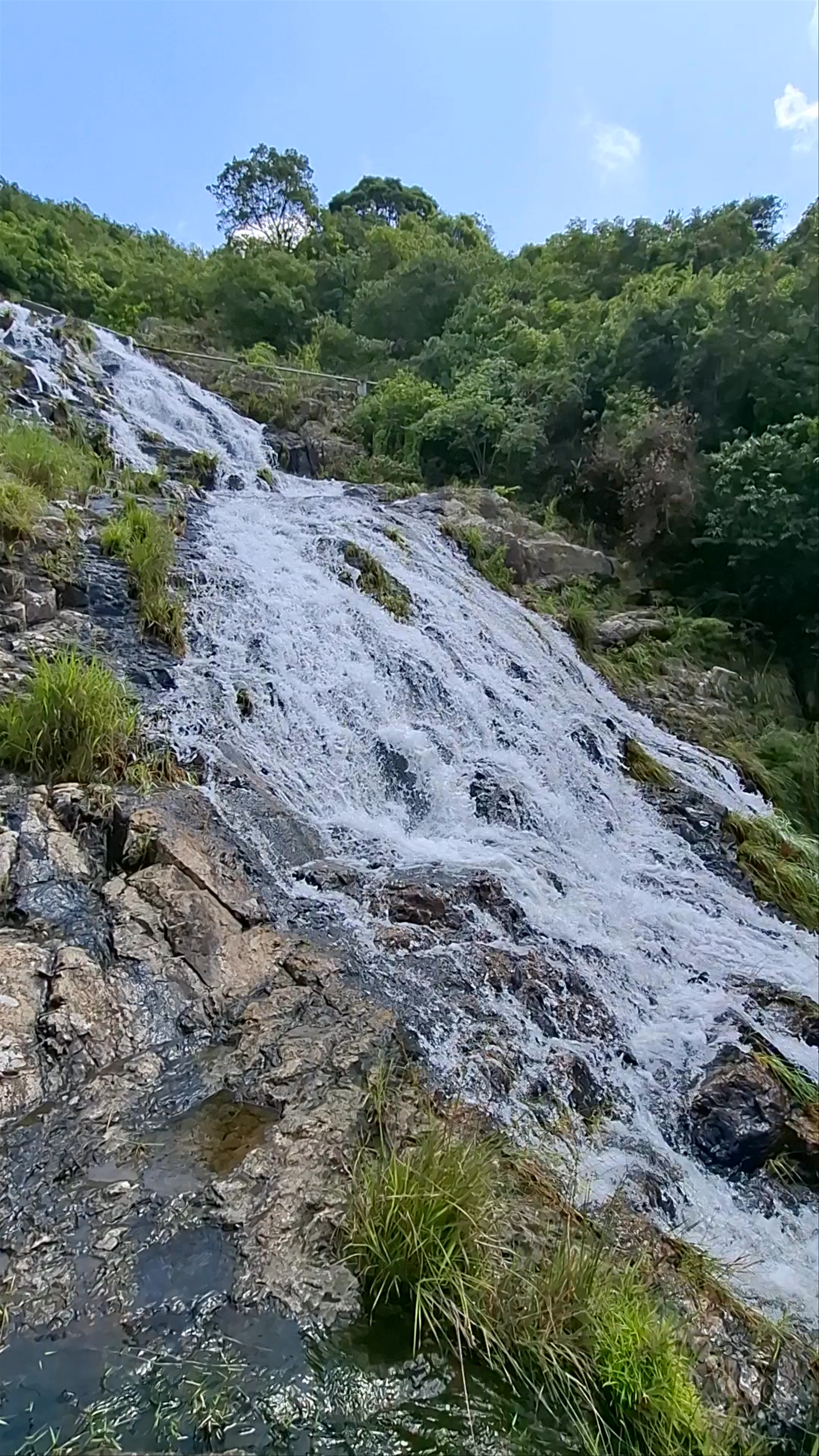 Silvermine Waterfall: A Refreshing Natural Escape in Mui Wo, Hong Kong