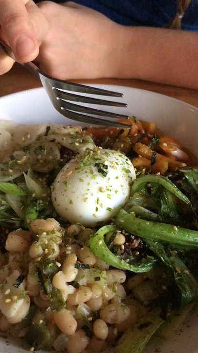 Kinda Tropical - Slow motion yolk pop - Breakfast & Brunch Near Me - Austin, Texas