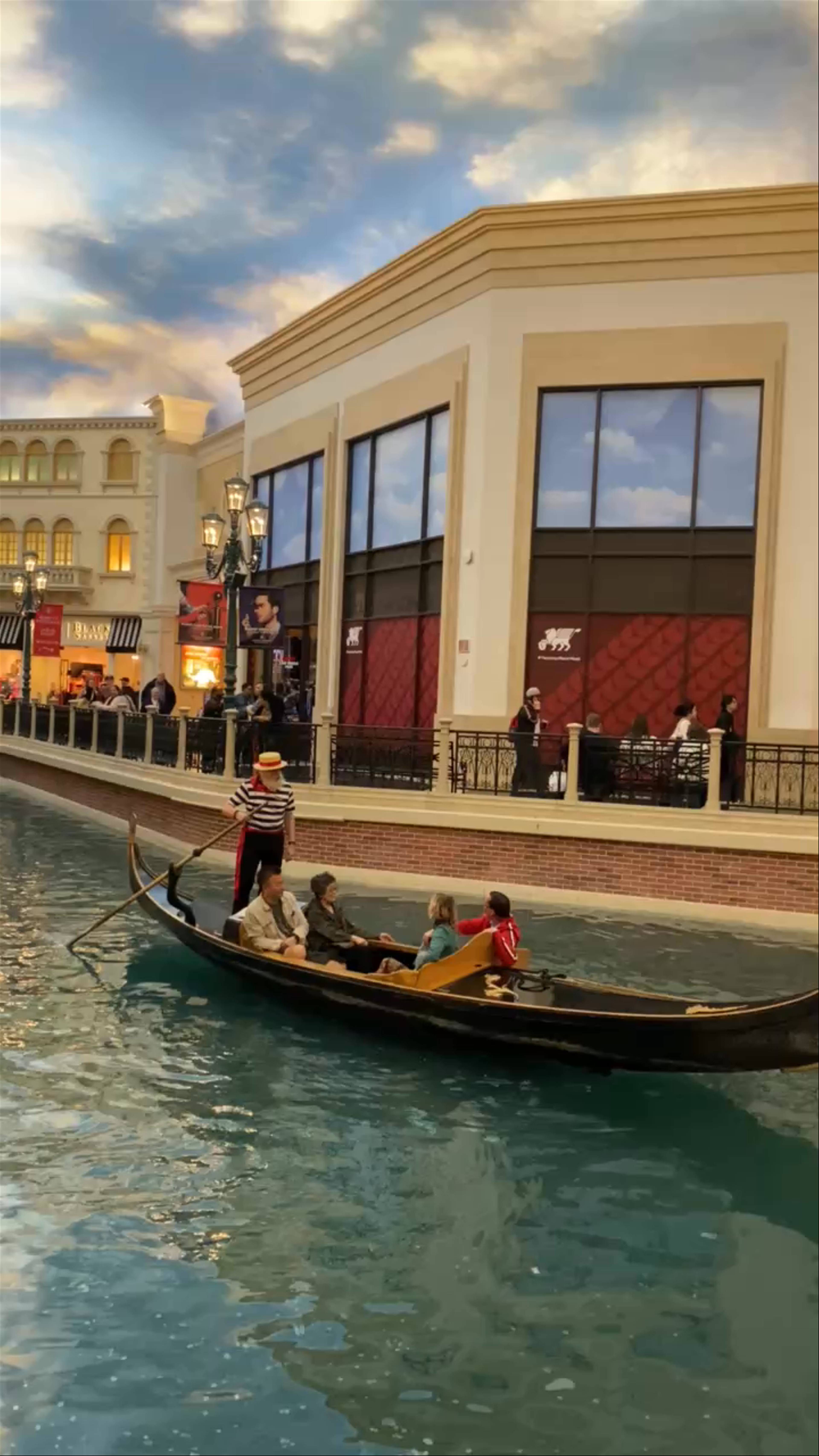Gondola Rides at the Venetian: A Magical Venetian Escape in Las Vegas