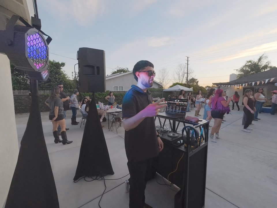 Dj Kiquee - A friend hired him for a fundraiser & he did an amazing job again. Had a set scheduled playlist & he did great. Music after that was 10/10 - DJs Near Me