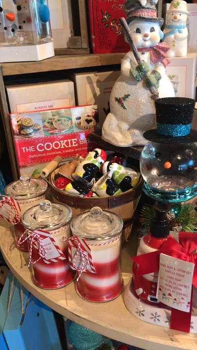Cracker Barrel Old Country Store - Xmas is coming - American Near Me - Walterboro, South Carolina