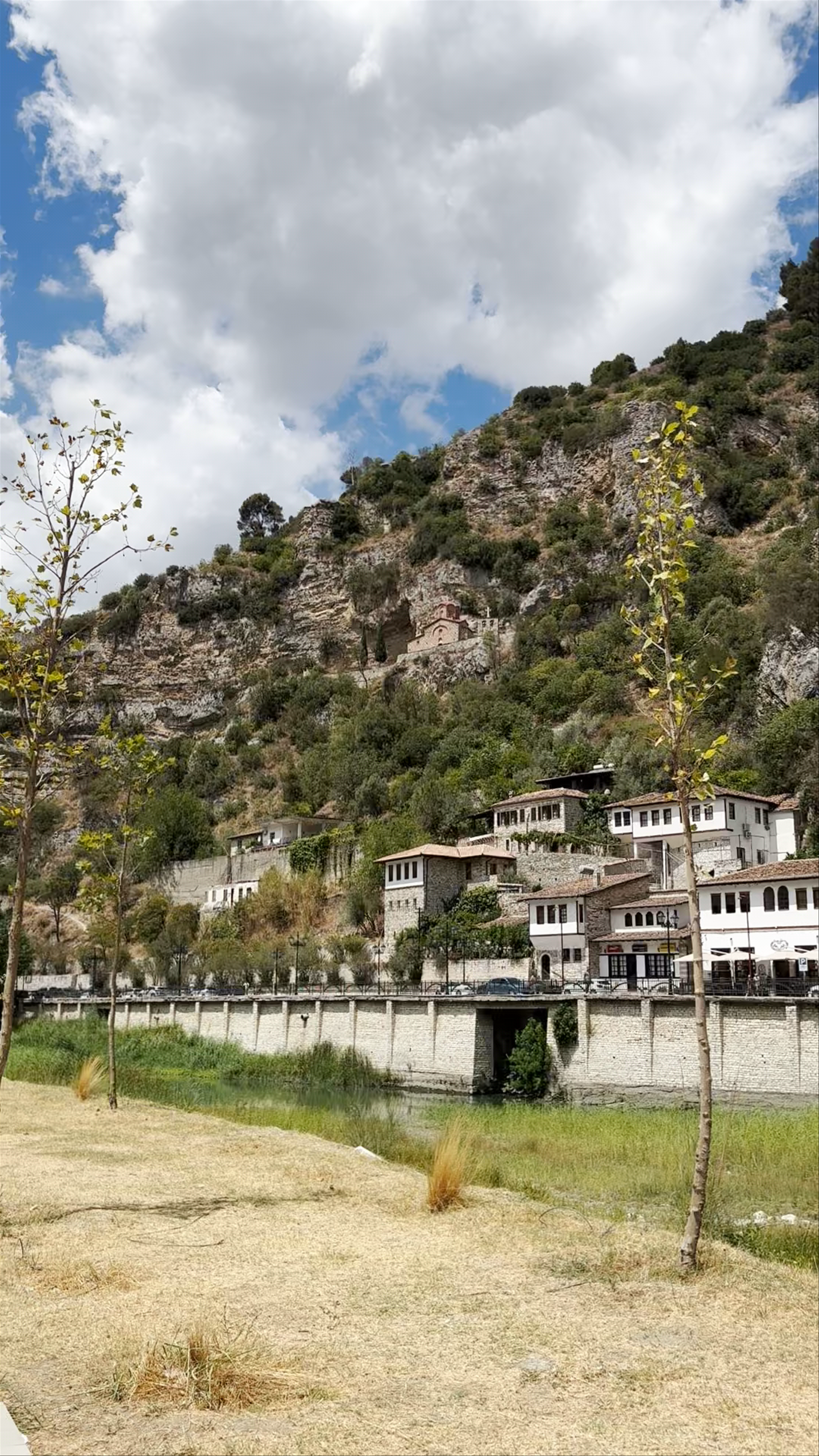 Berat View Point: Serene Mountain Vistas in Albania