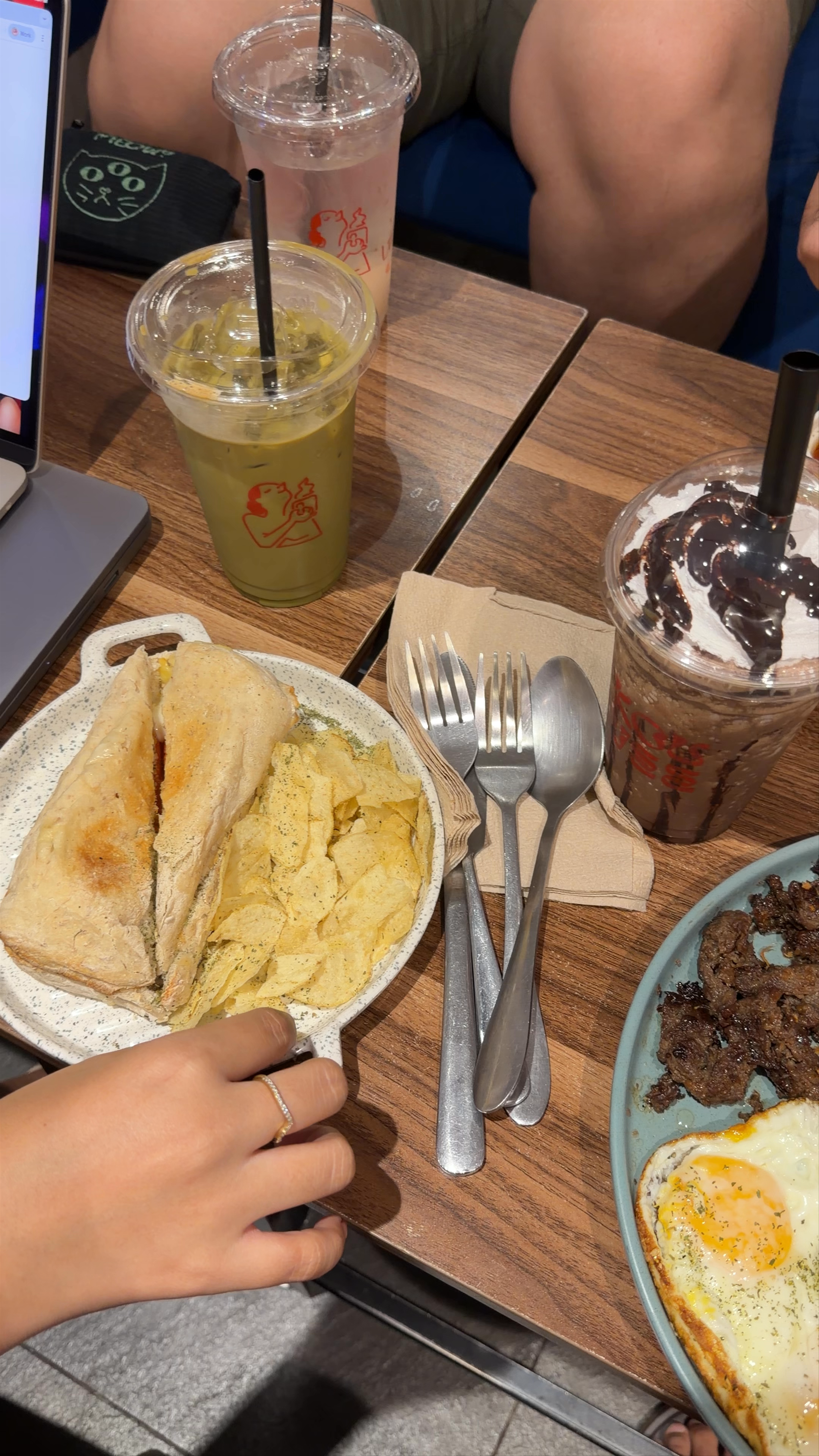 Kouvee Cafe + Studio