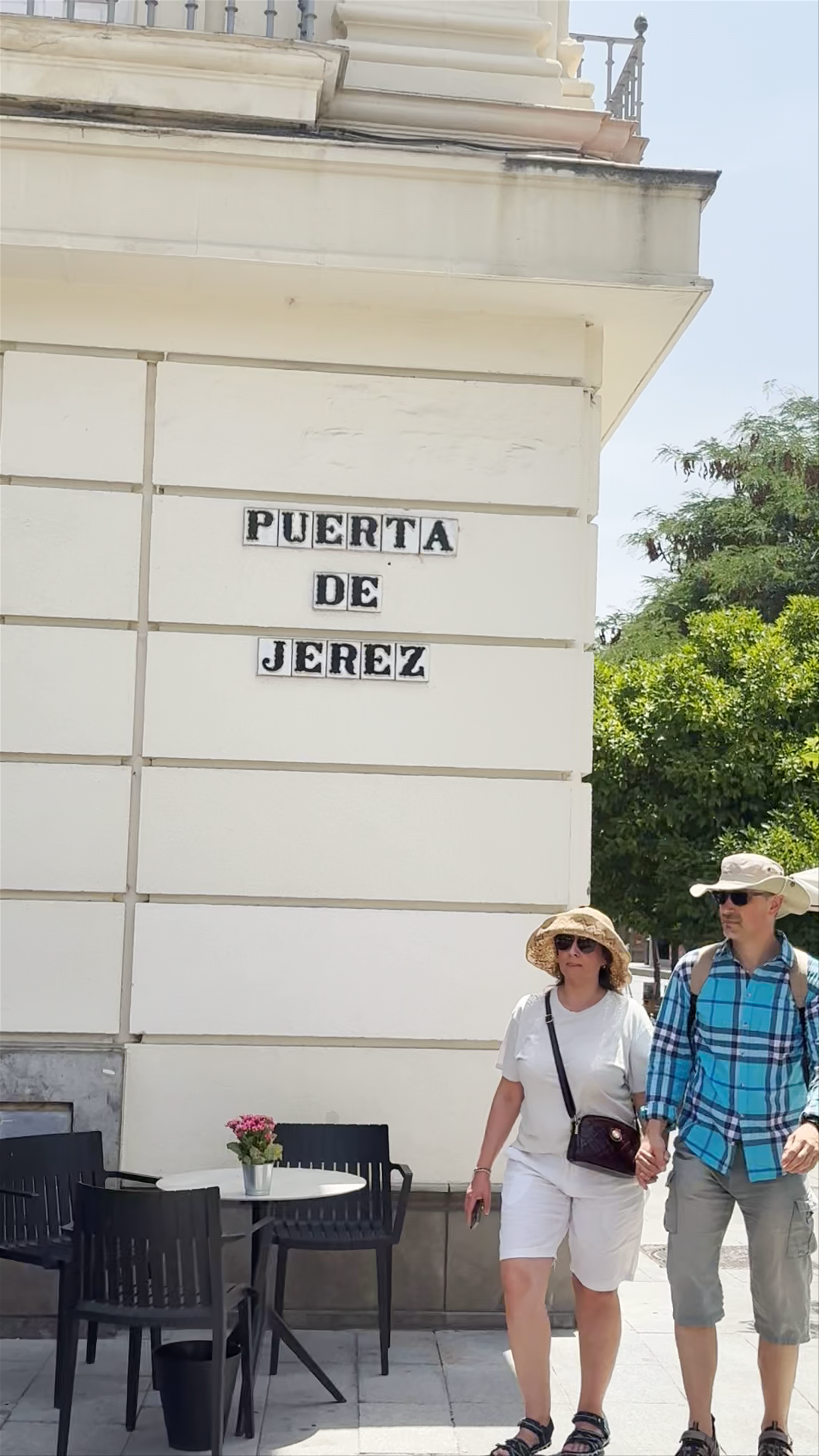 Fuente de Híspalis at Puerta de Jerez: Strolling through Seville’s Historic Gateway