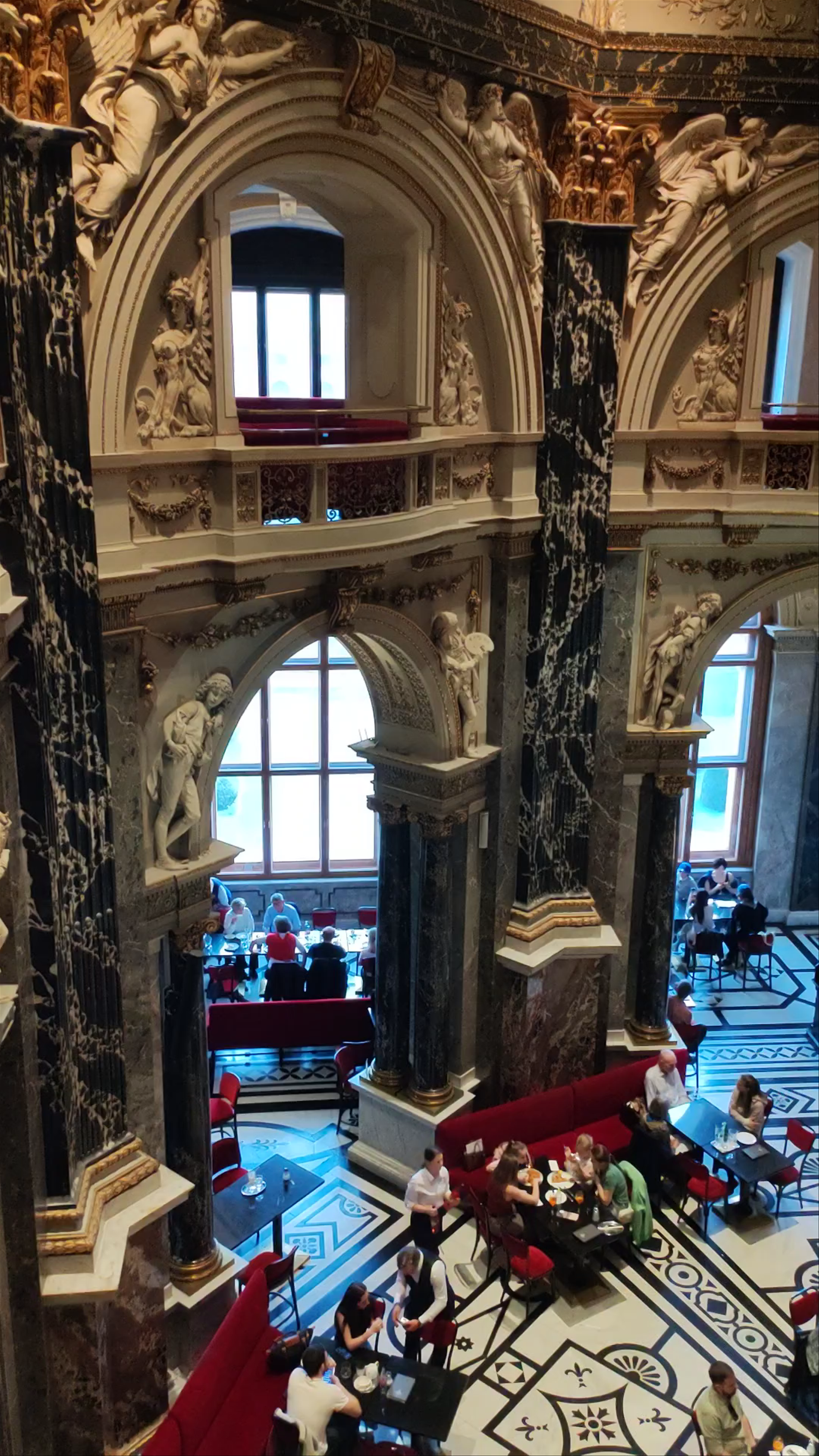Café at Kunsthistorisches Museum Wien: A Grand Viennese Experience