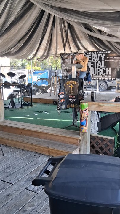 Mickey's Tiki Bar - Outside music - Tiki Bars Near Me - Pompano Beach, Florida