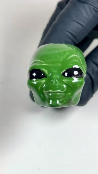 Preview pic of Alien Pipe - 4.5 Inches - Ceramic - Black, Yellow & Green - FREE SHIPPING!