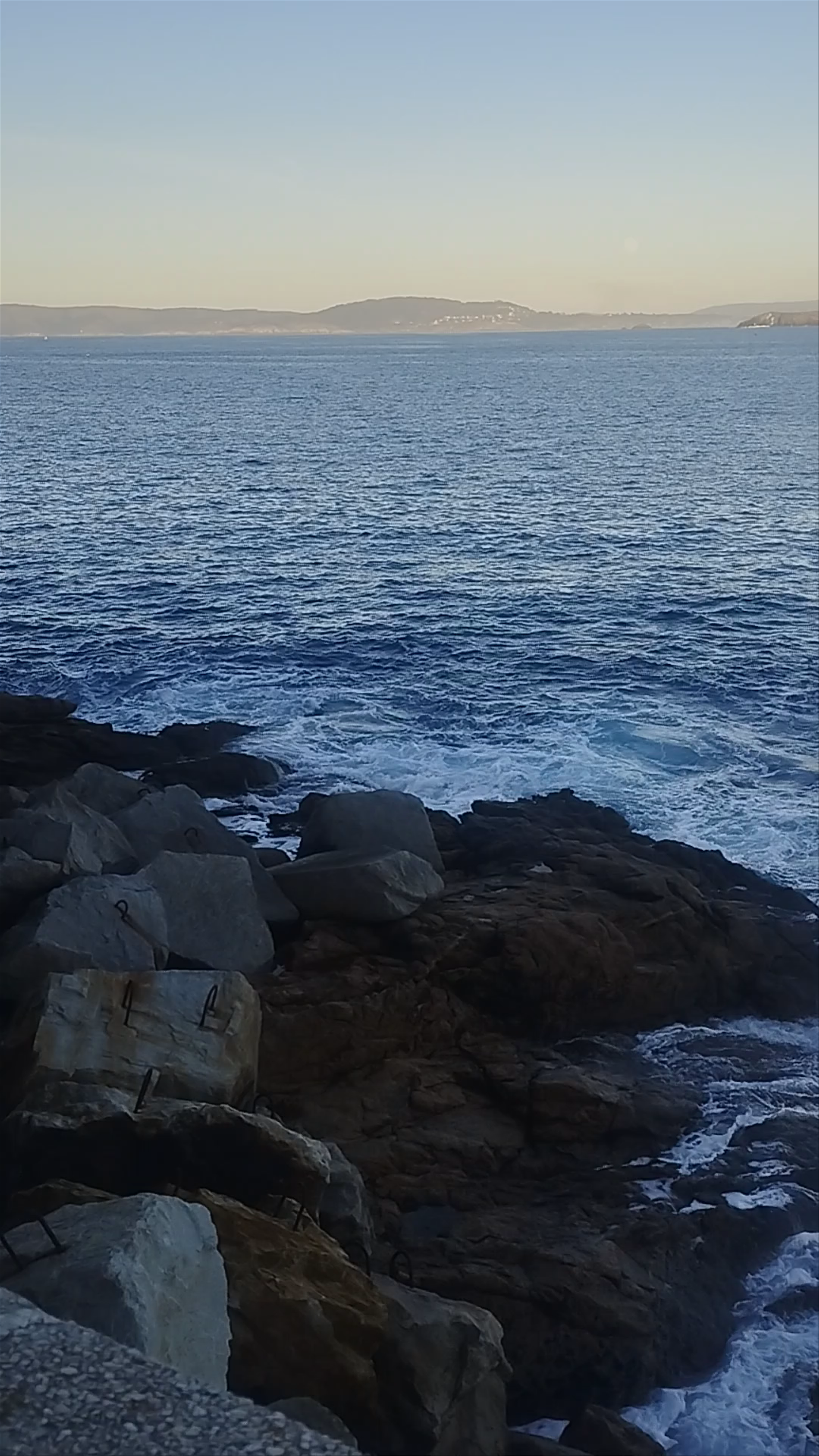 Mirador de los Pelamios: Serene Coastal Views in A Coruña, Spain