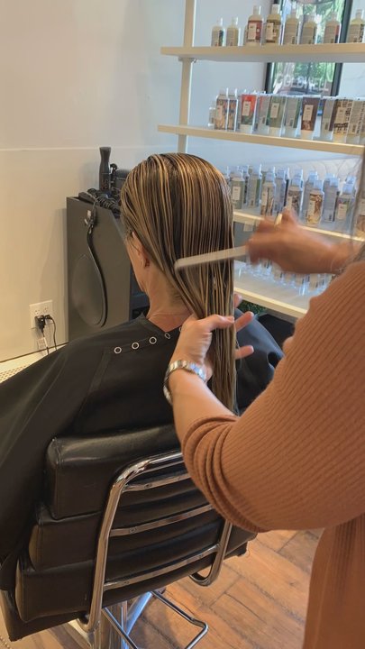 Five Zero Mane Salon - Hair Salons Near Me - Stonigton, Connecticut