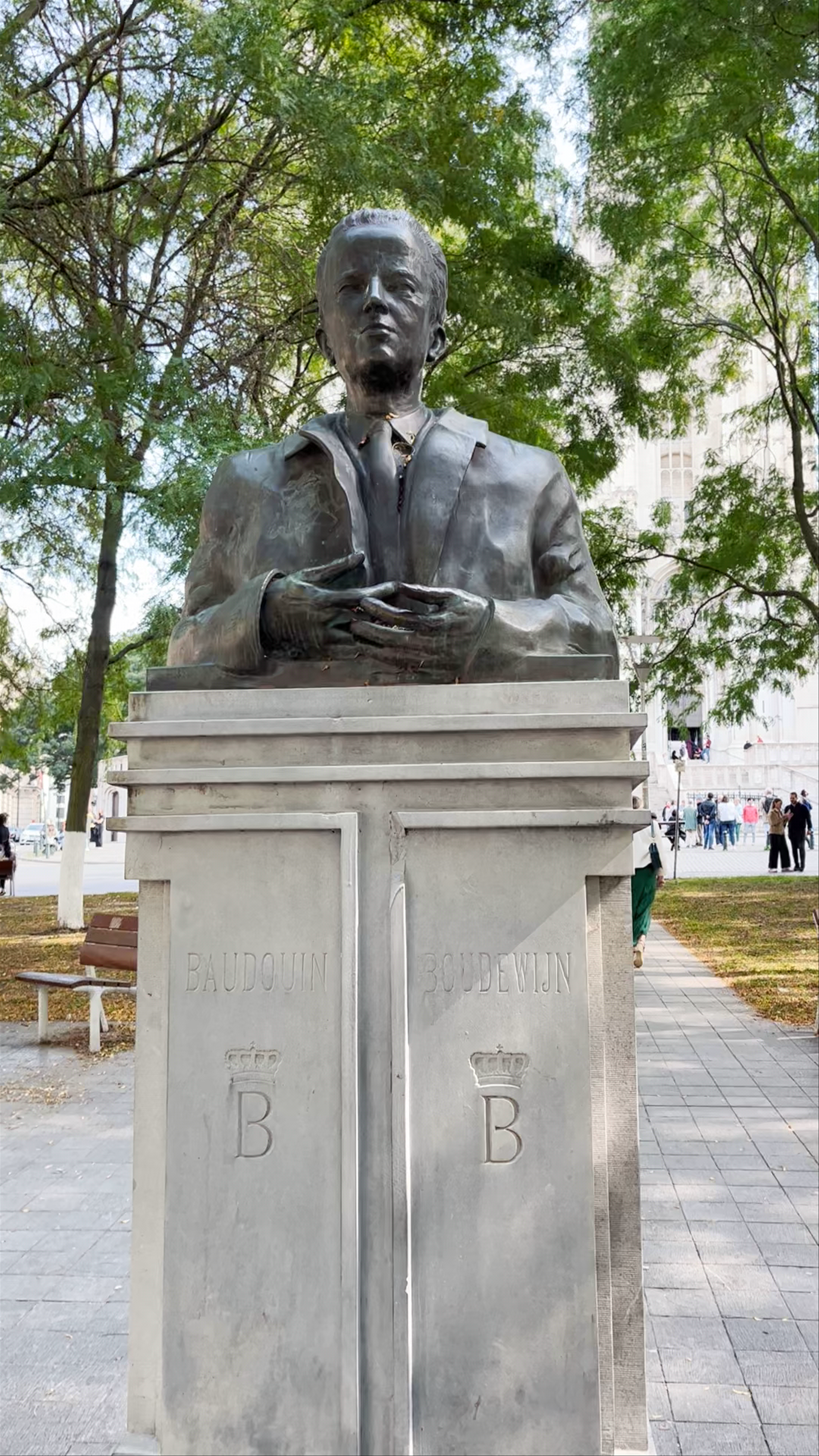 Statue of King Baudouin: A Quiet Tribute in Brussels