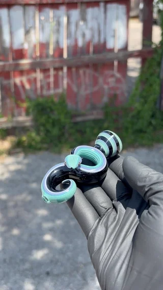 Preview pic of Niko cray chillum