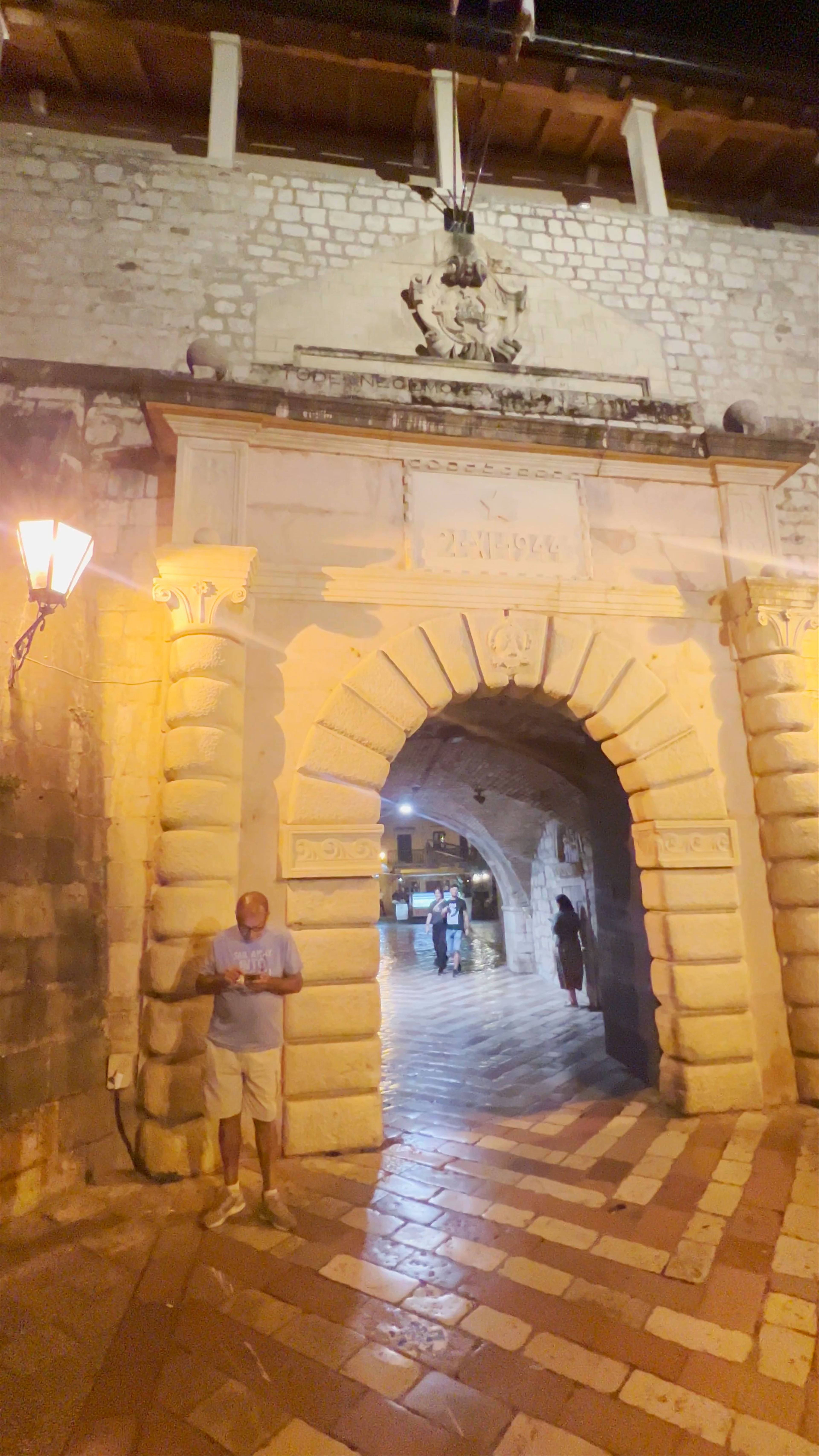 Puerta Principal o Puerta del Mar: Nighttime Historic Gateway of Kotor