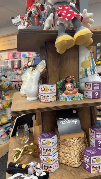 Banner's Hallmark Shop - Cards & Stationery Near Me - Reston, Virginia