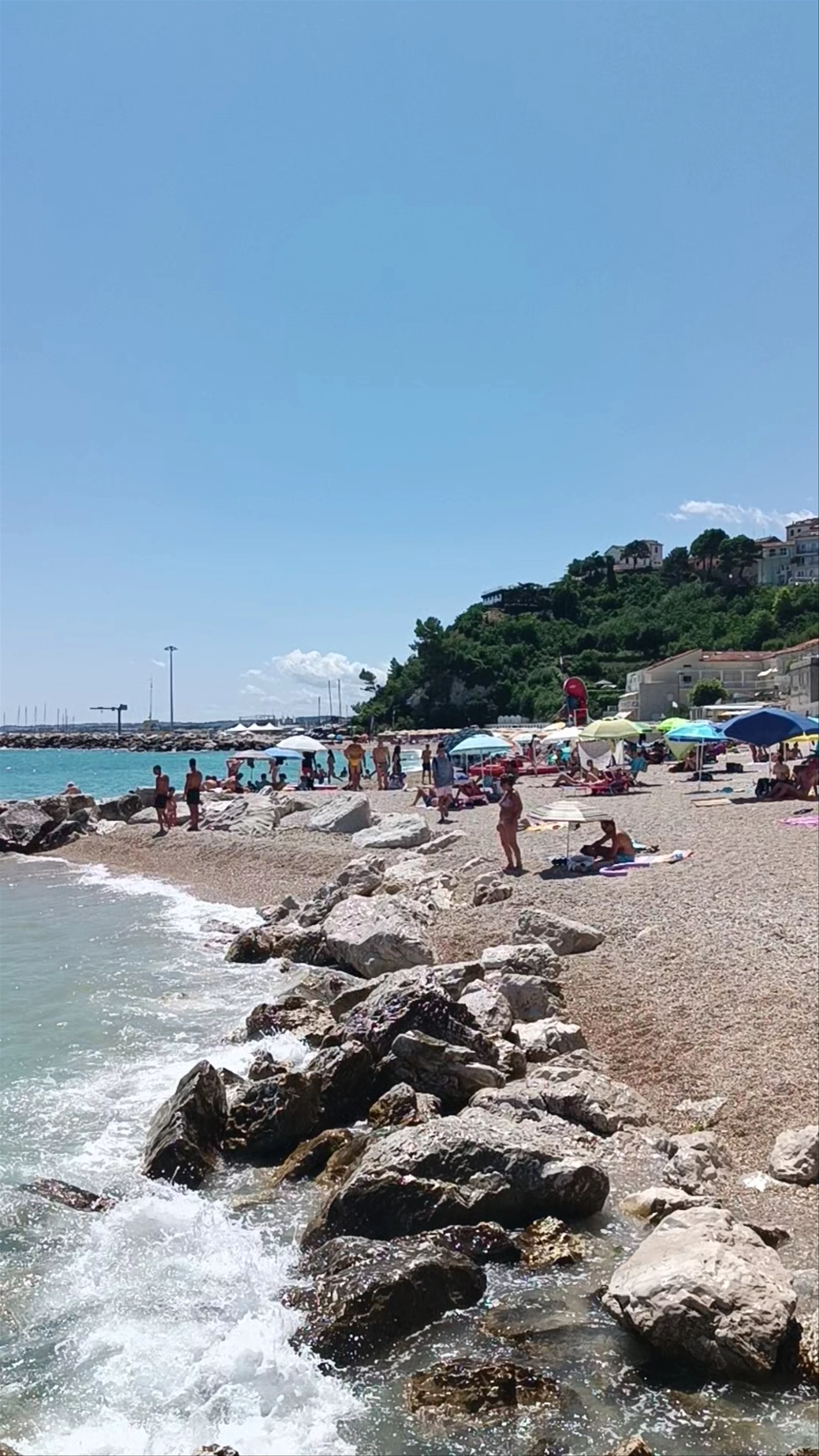 Spiaggia del Frate - Sottosanta, Piazza Nova
