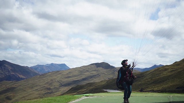 Paragliding in New Zealand  