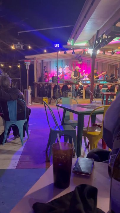 Howdy's - Awesome Band - Bars Near Me - Kerrville, Texas