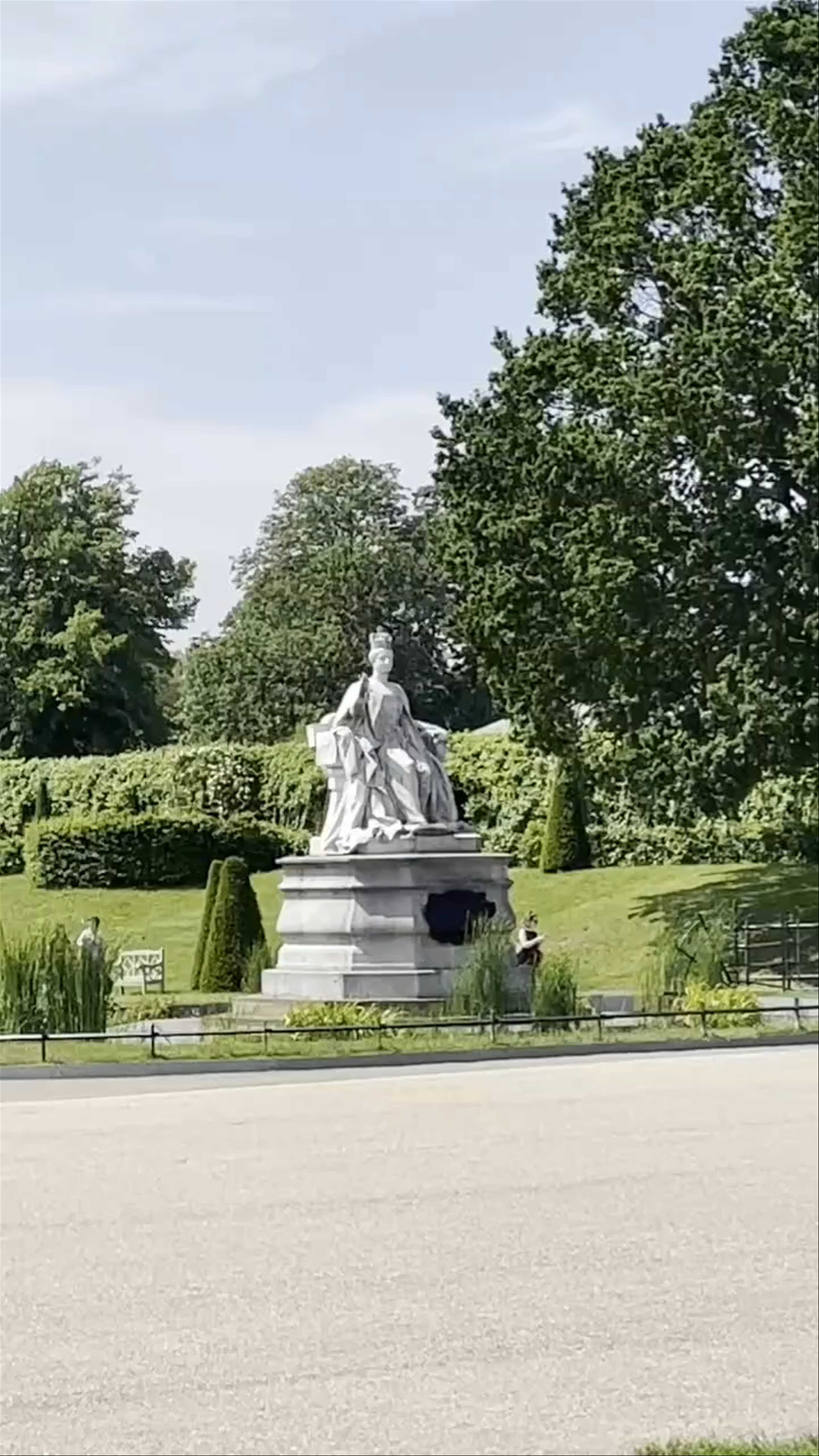 Serene Stroll Through Kensington Palace Gardens, London