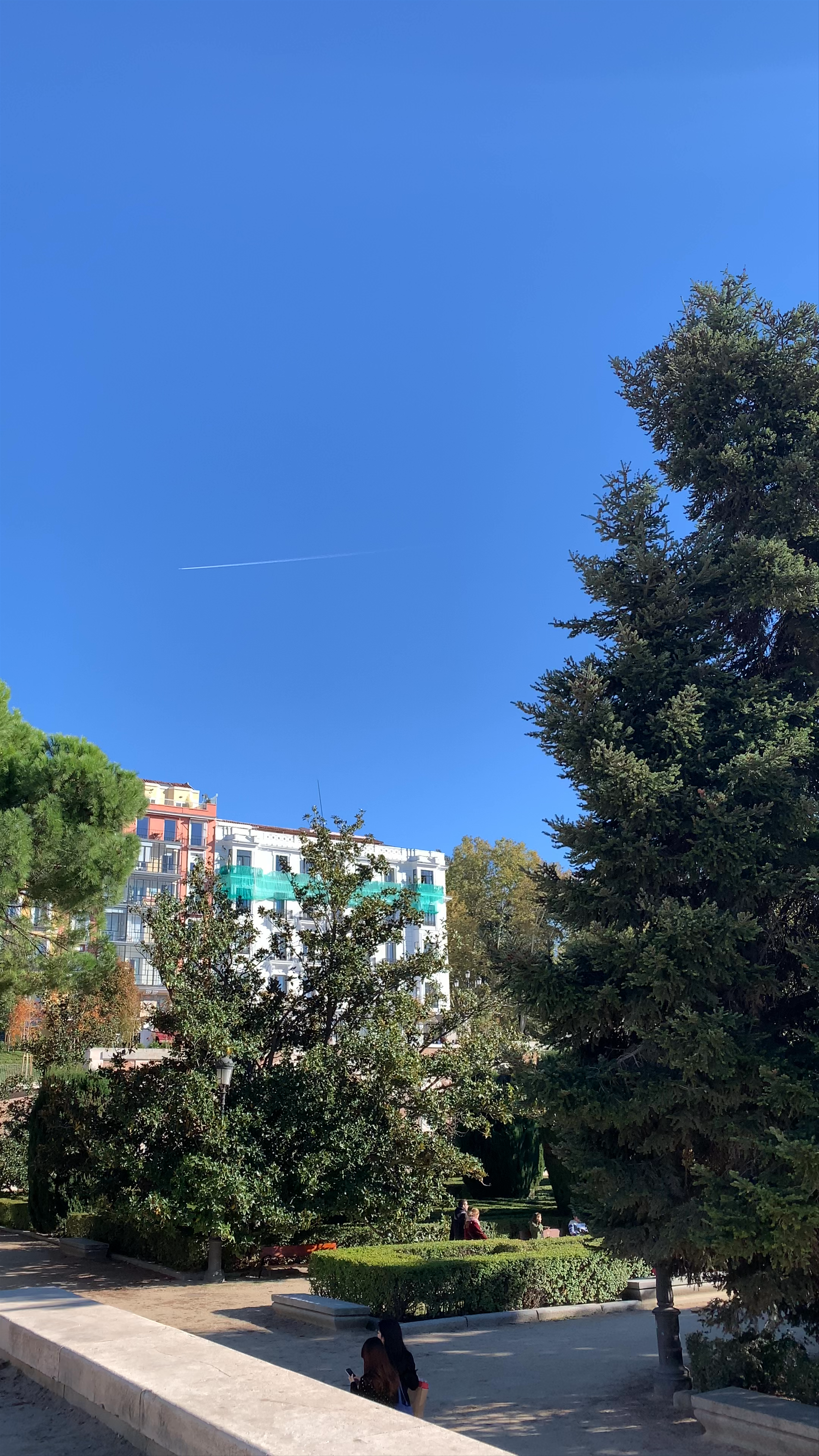 Sunlit Serenity at Jardines de Sabatini, Madrid