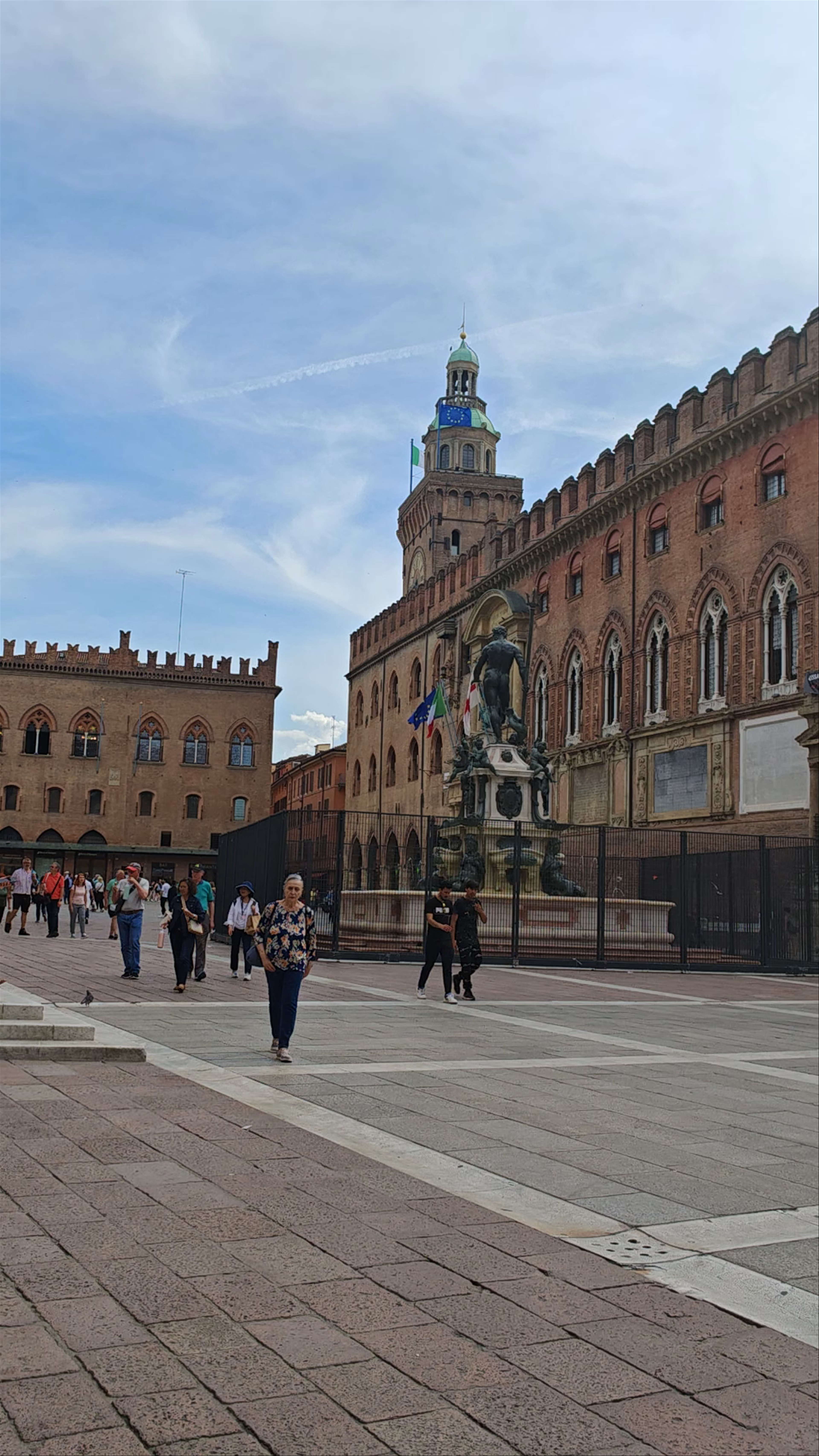 Piazza Maggiore: Historic Heartbeat of Bologna
