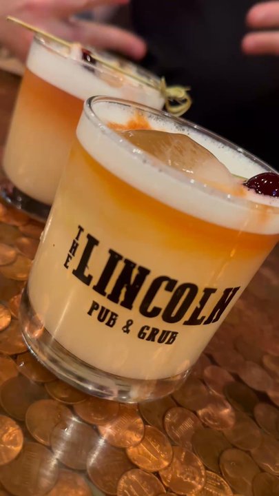 The Lincoln Pub And Grub - Some of the best cocktails I've ever had with insanely amazing prices. Great staff. Good atmosphere. THIS PLACE IS A MUST! - Beer Bar Near Me - Clovis, California