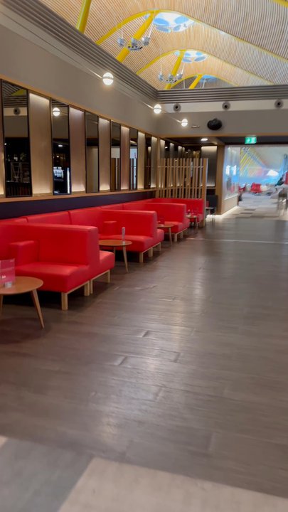 Iberia Dalí - Airport Lounges Near Me - Madrid, M