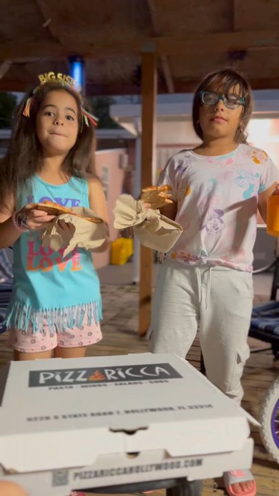 Pizza Ricca - Mis chicas aman Pizza Ricca. - Pizza Near Me - Hollywood, Florida