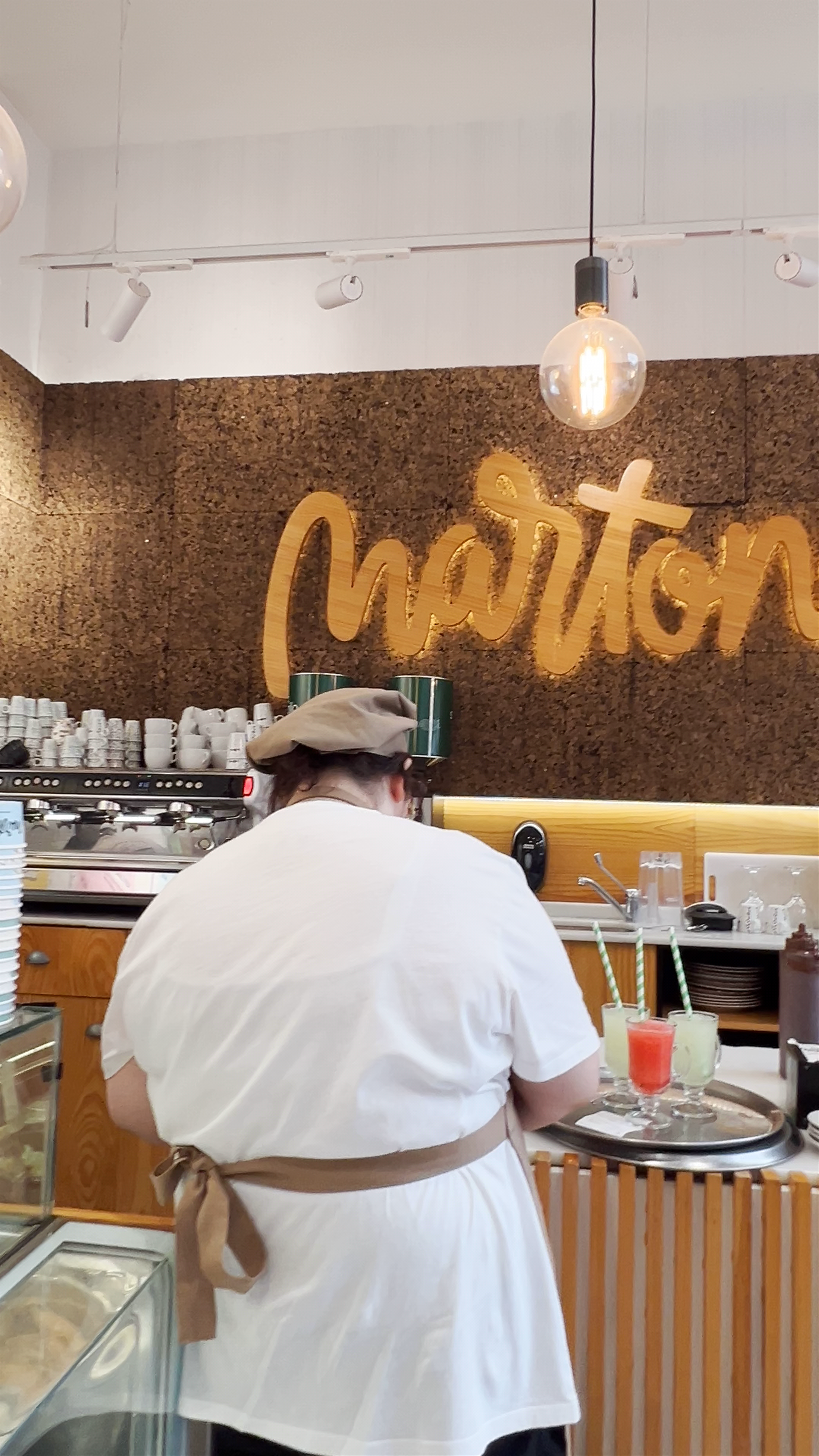 Martonela: Cozy Modern Cafe Experience in Murcia, Spain