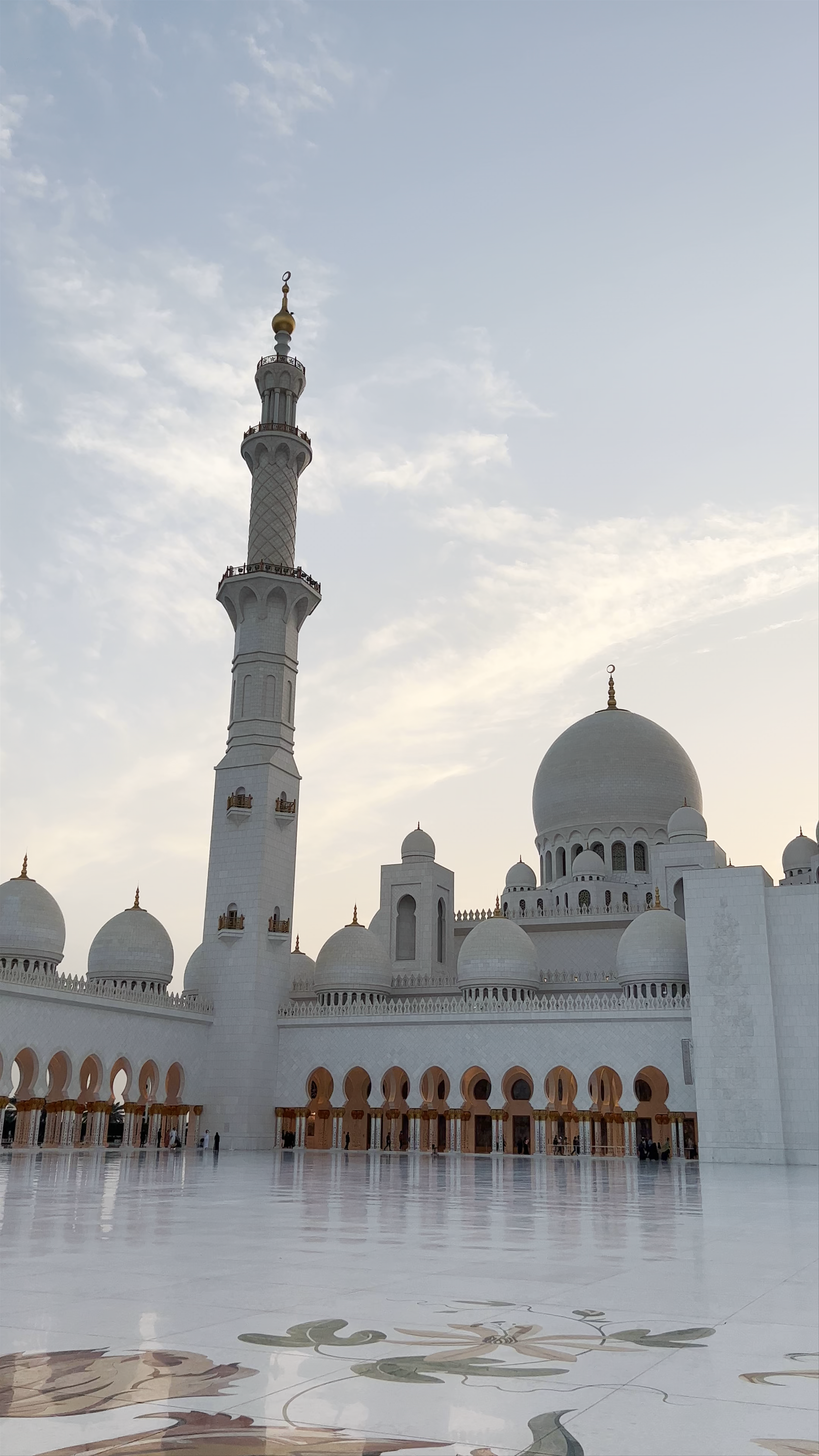 Sheikh Zayed Grand Mosque 🕌 - 5th St - Abu Dhabi - United Arab Emirates
