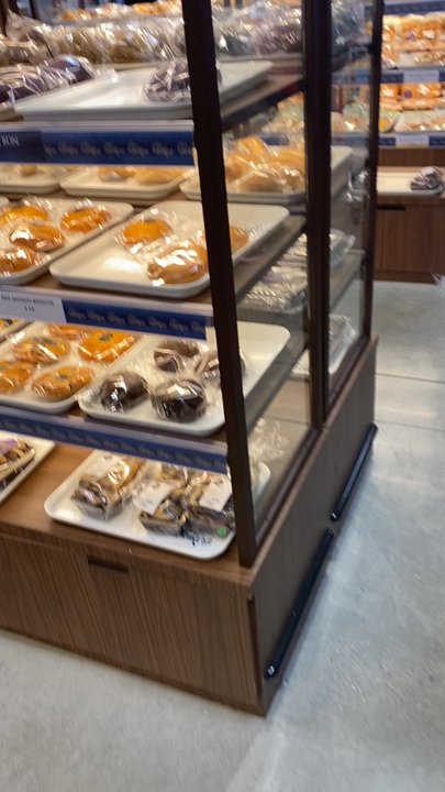 Bakers Avenue - Tour of there delicious pastries - Bakeries Near Me - Oxnard, California