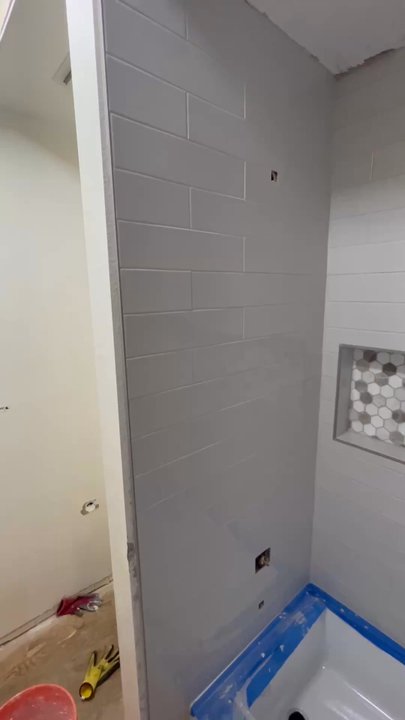 Ulloa Construction - Sons bathroom - Flooring Near Me