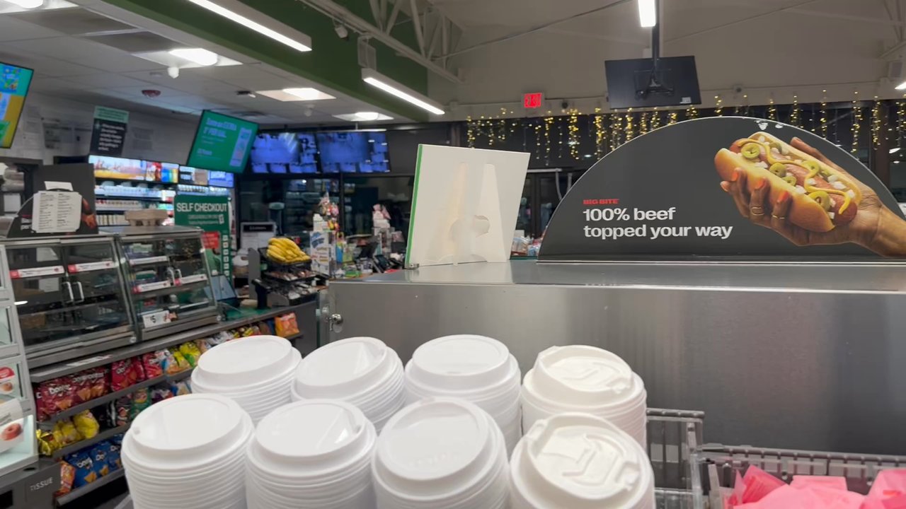 7 Eleven - I just saw the lights. - Convenience Stores Near Me - Bethpage, New York