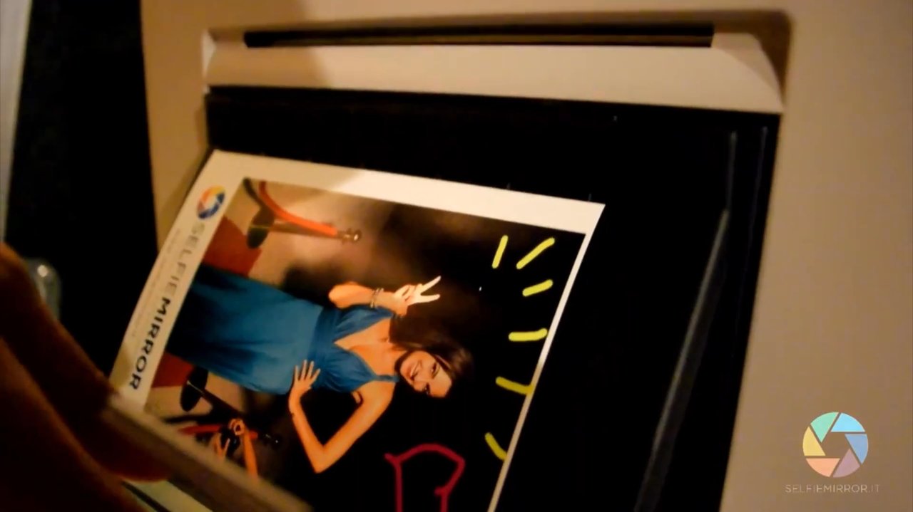DJ Gius - Selfie Mirror Photo Booth - video